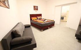 Zx Quad Room In Meidling